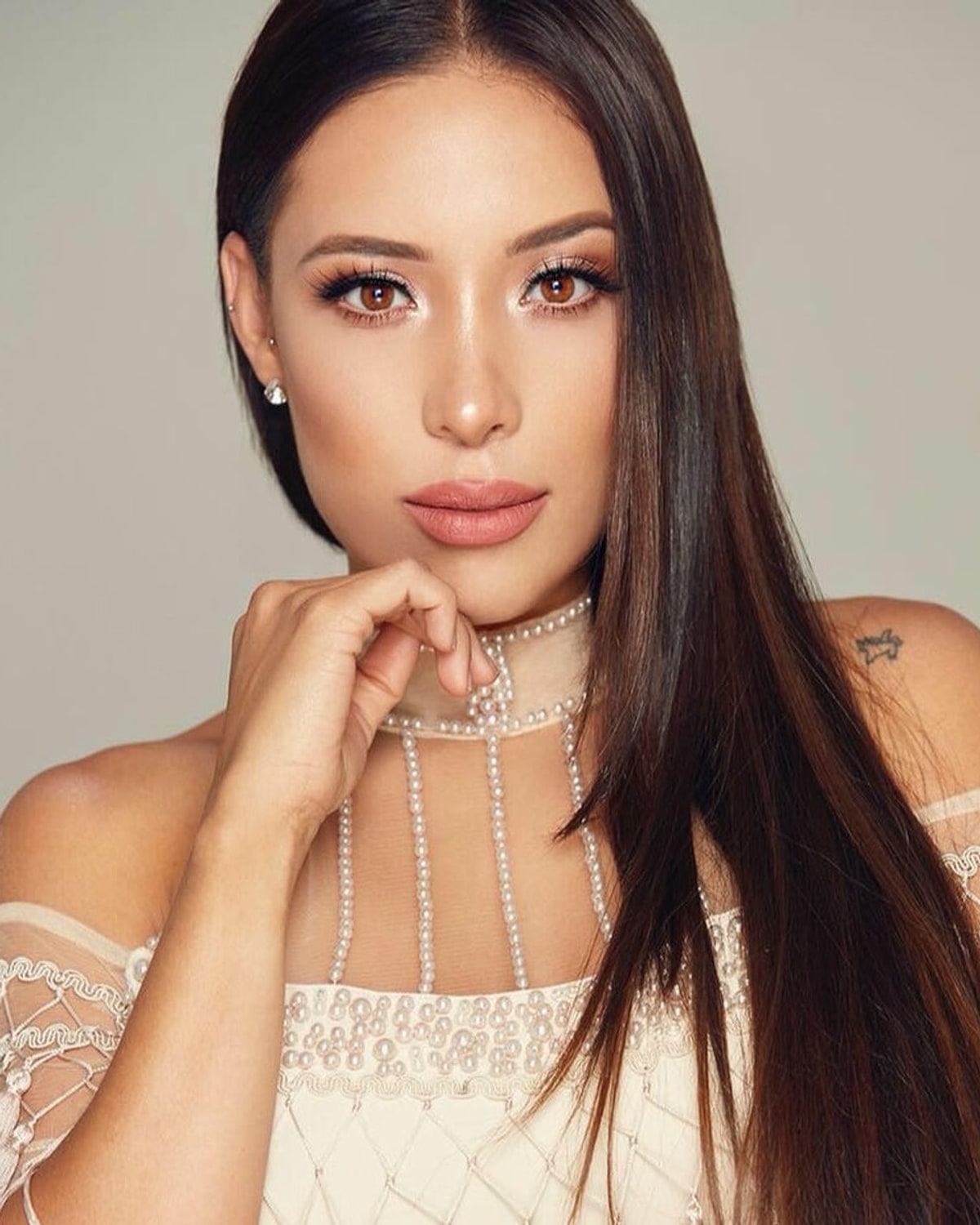 Luisa Fernanda W: The Architect of a Colombian Digital Empire