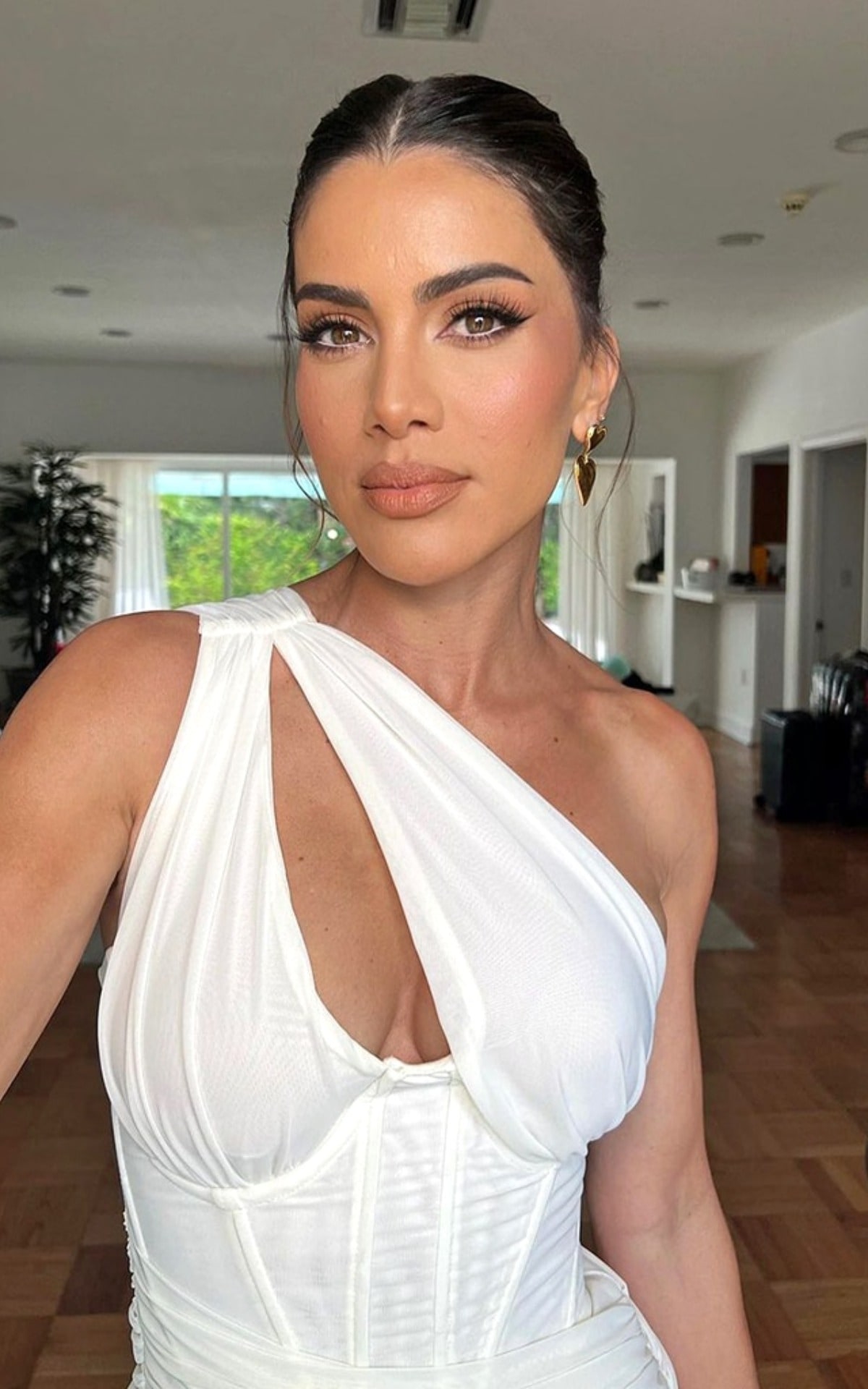 Camila Coelho: The Lifestyle Icon Inspiring Modern Fashion, Beauty, and Luxury Living
