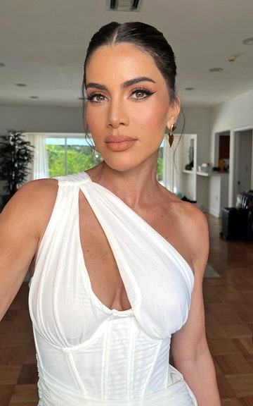 Camila Coelho: The Lifestyle Icon Inspiring Modern Fashion, Beauty, and Luxury Living